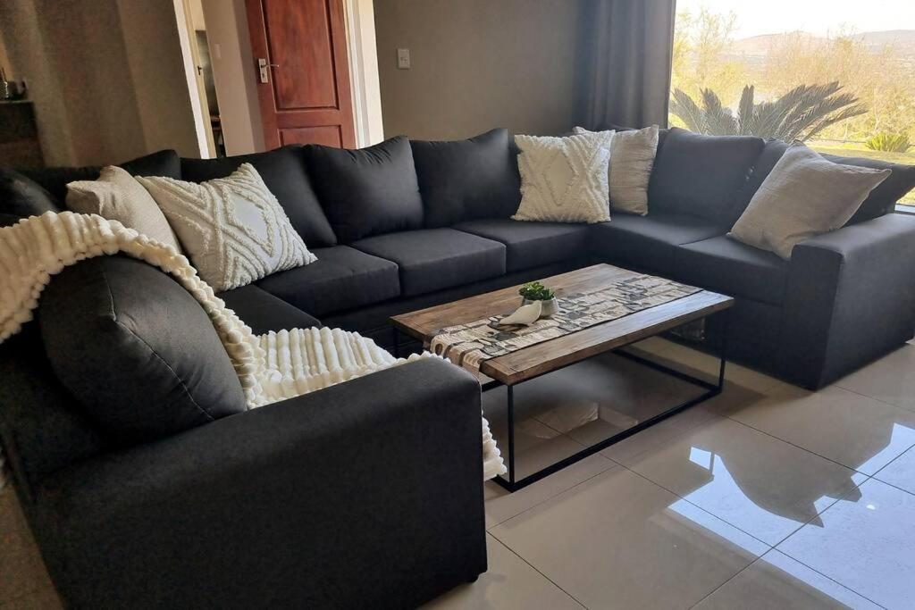 Waters View Villa, 5 Bedroom House Hartbeespoort Exterior photo