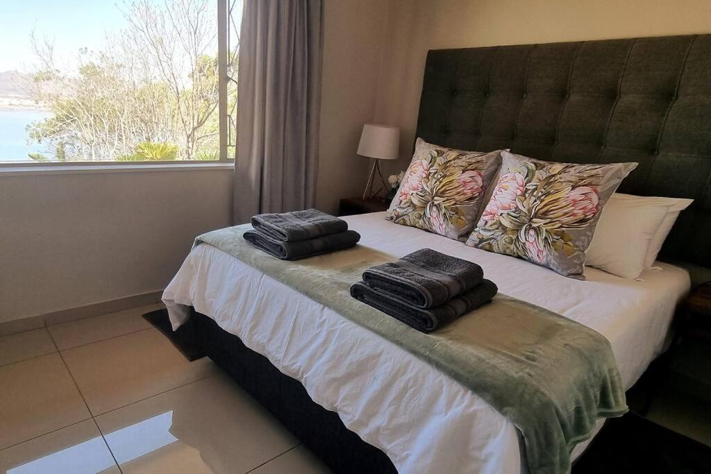 Waters View Villa, 5 Bedroom House Hartbeespoort Exterior photo