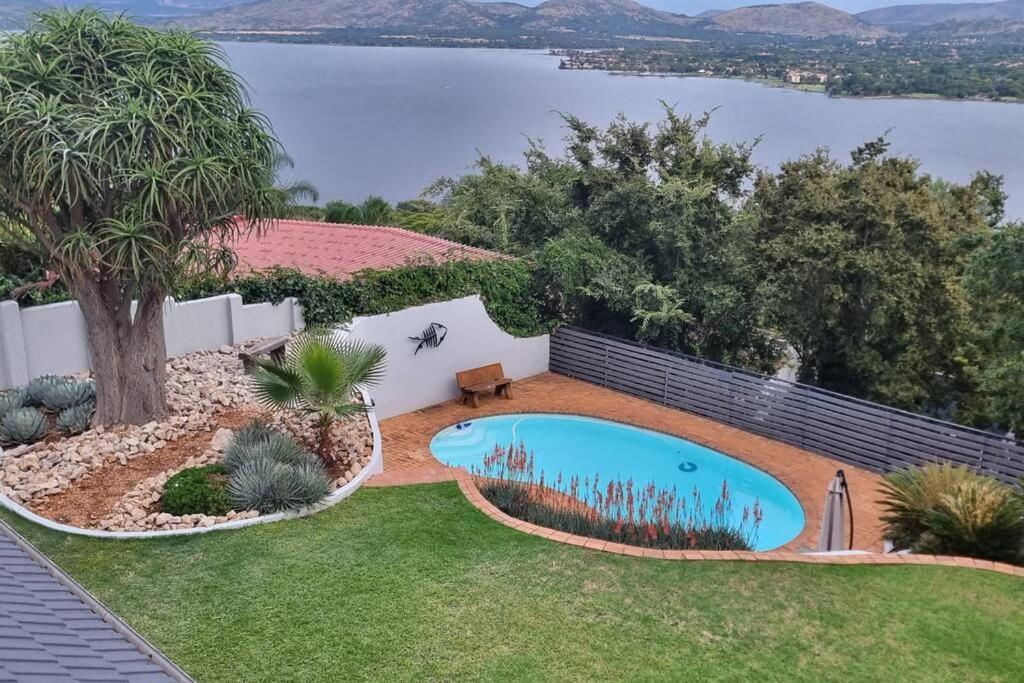 Waters View Villa, 5 Bedroom House Hartbeespoort Exterior photo