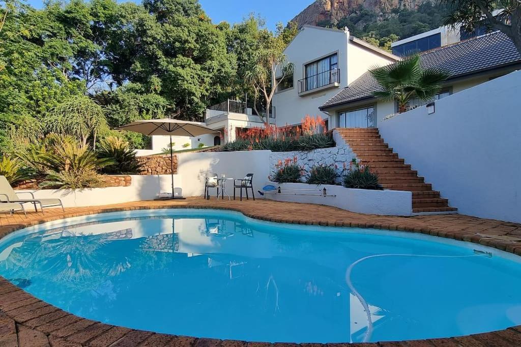 Waters View Villa, 5 Bedroom House Hartbeespoort Exterior photo